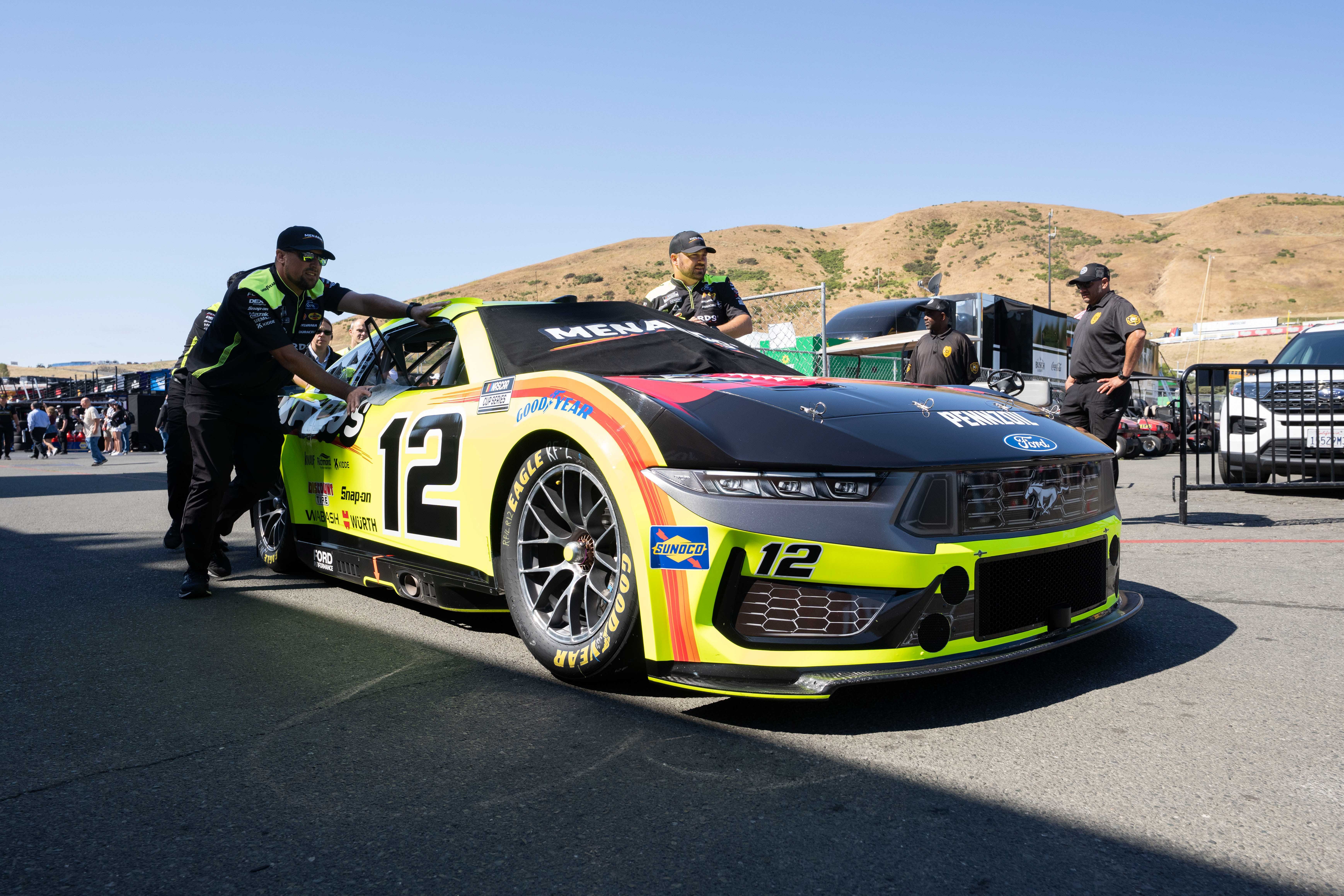 Pit crew for NASCAR Cup Series driver Ryan Blaney before the Toyota / Save Mart 360. Source: Imagn